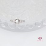 ダイヤモンドが煌めくバラの婚約指輪【ローズ・メイユール】