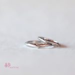 木目と槌目を組み合わせた結婚指輪【リミナンス】